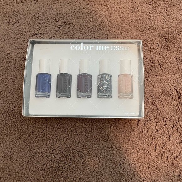 NWB Essie mini polish - Picture 2 of 5